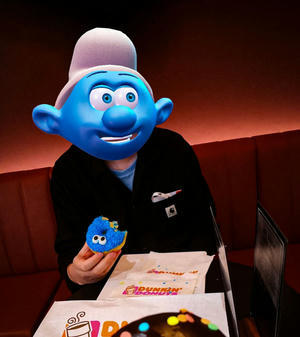 En smurf med vit hatt